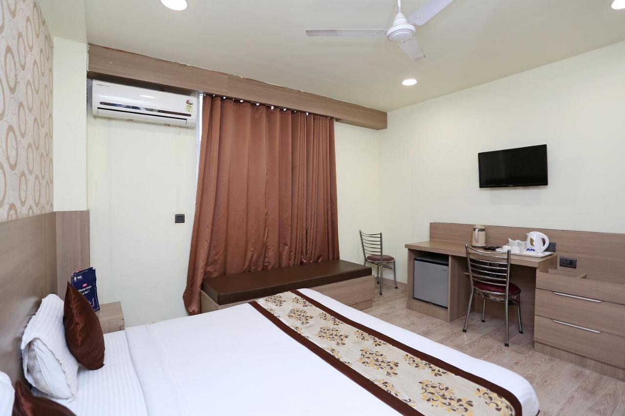 Capital O 5663 Gs Inn Chinhat 外观 照片