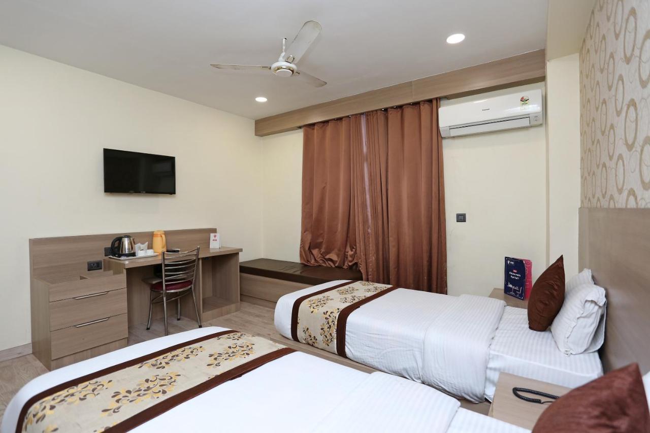 Capital O 5663 Gs Inn Chinhat 外观 照片